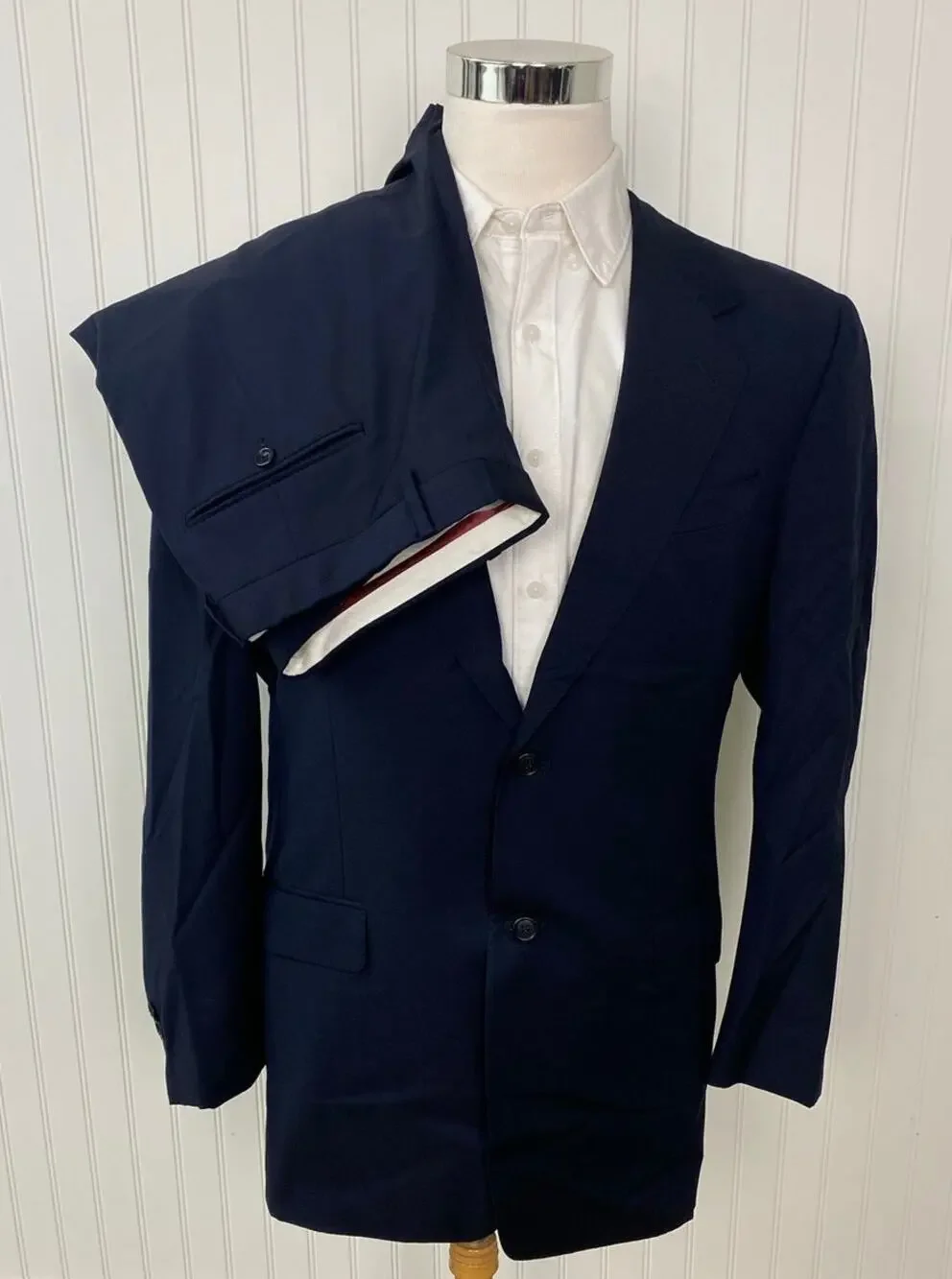 Canali Proposta Italy 2-button 2-piece navy wool pleated pants jacket suit, 40L